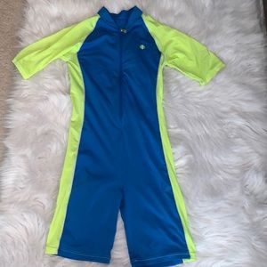 Kids surf wear